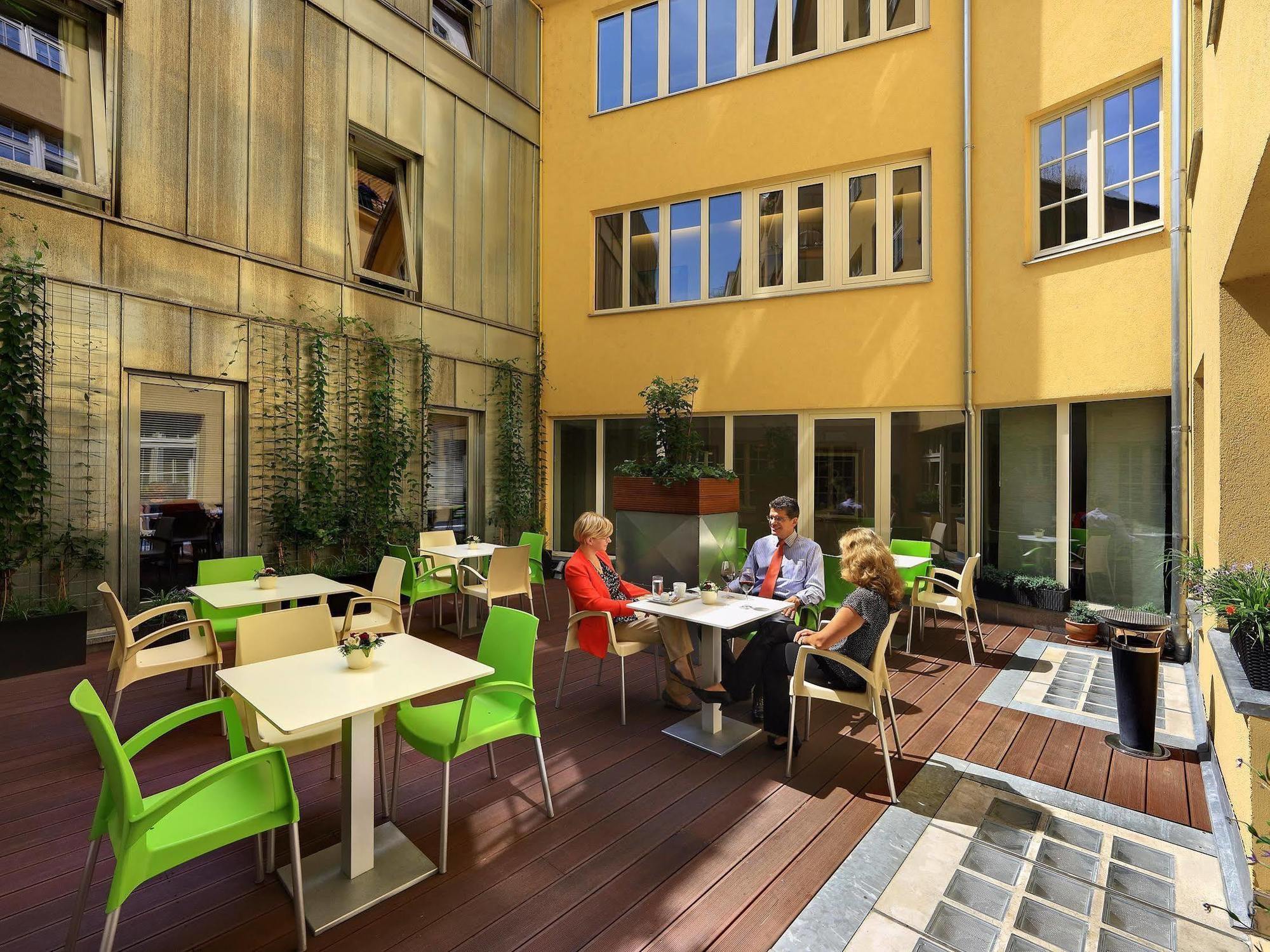 Clement 4* Prague