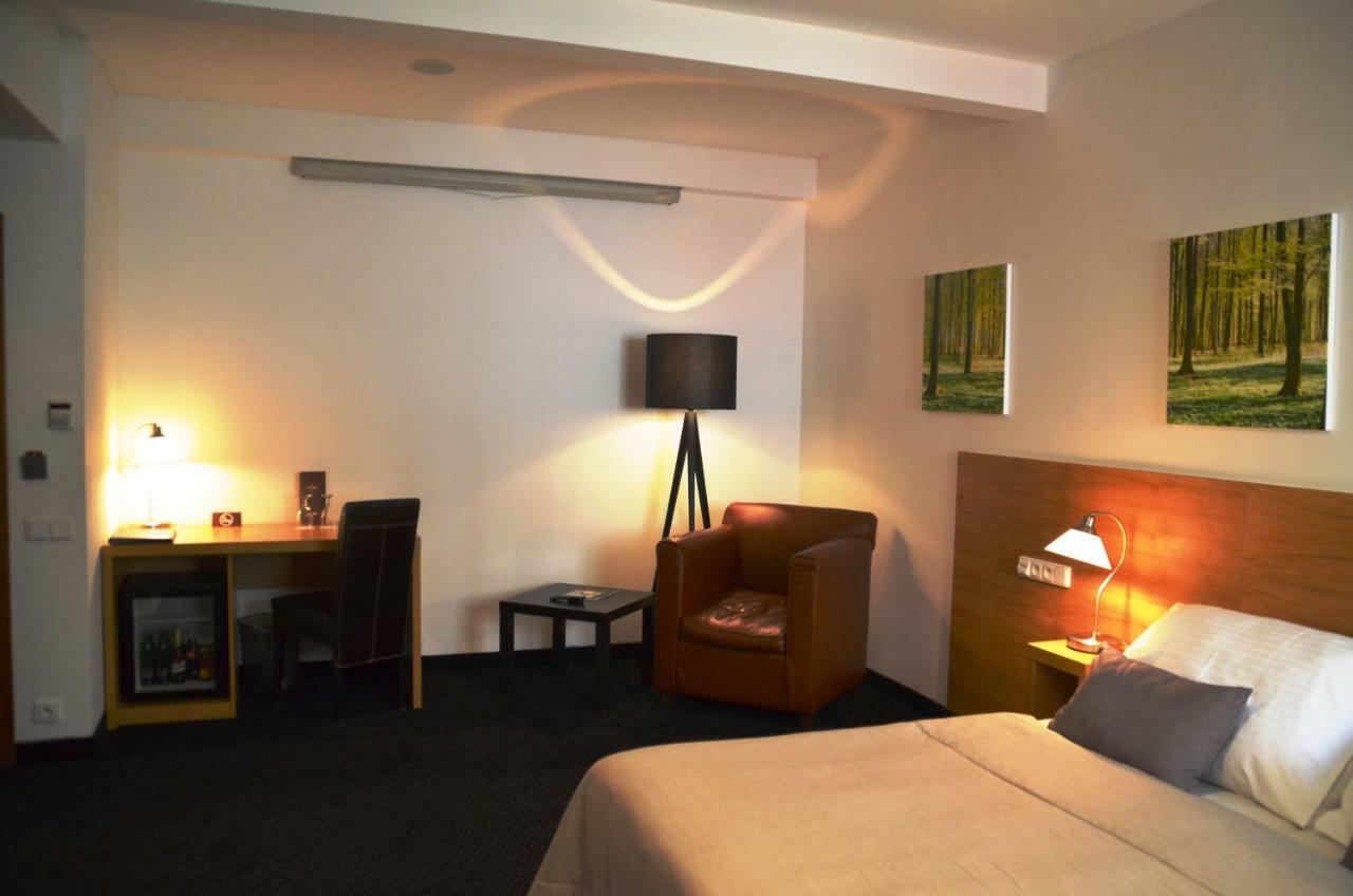 Clement 4* Prague